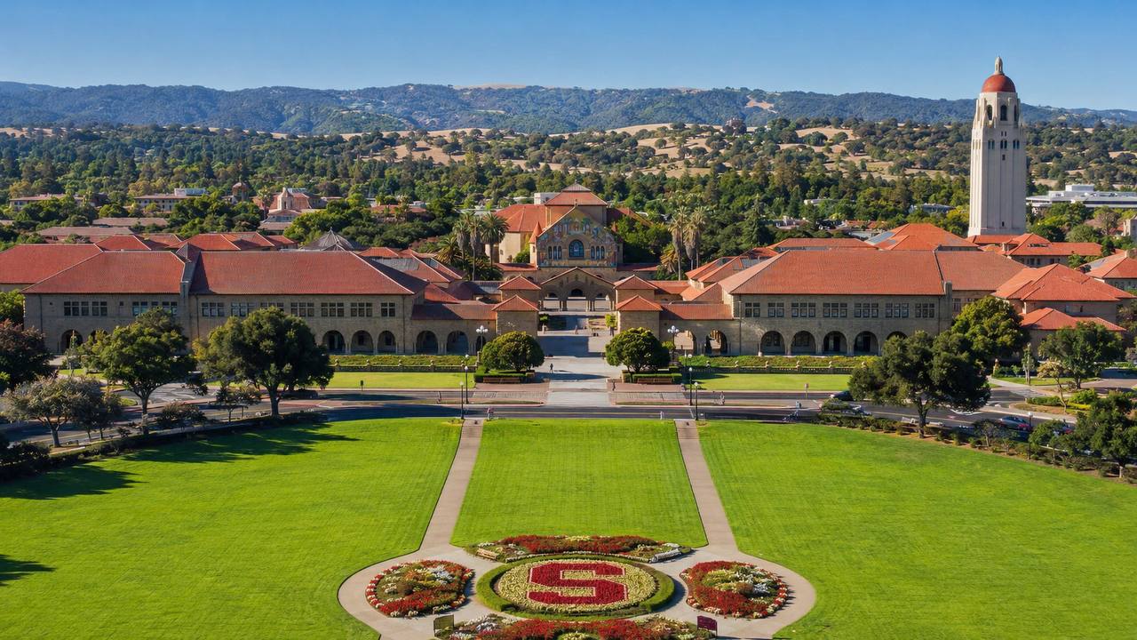 Stanford photonic chip transmits data 100x faster, cuts power use 90%